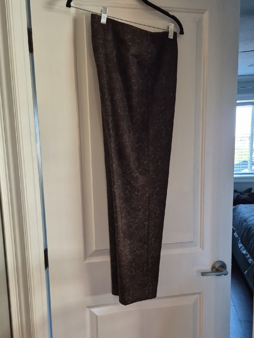 Women’s Brown Floral Jacquard Pant/legging